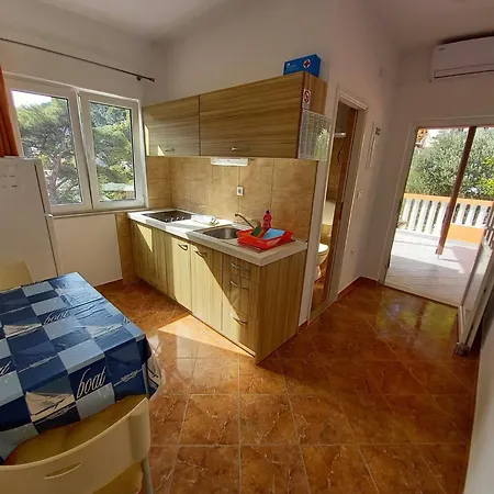 Vinko Mljet- One-bedroom With Terrace A5 Apartment
