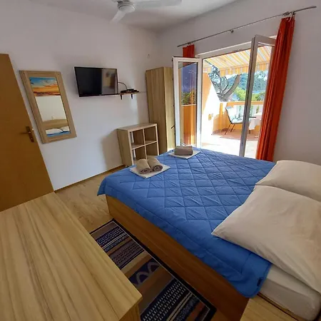 Vinko Mljet- One-bedroom With Terrace A5