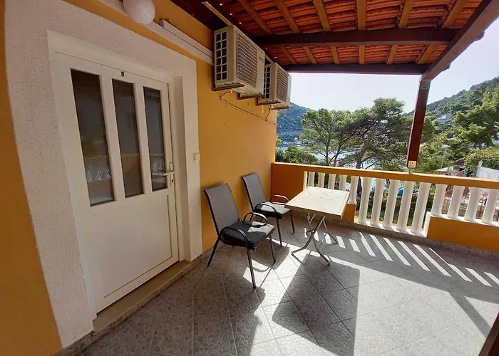 Vinko Mljet- One-bedroom With Terrace A5