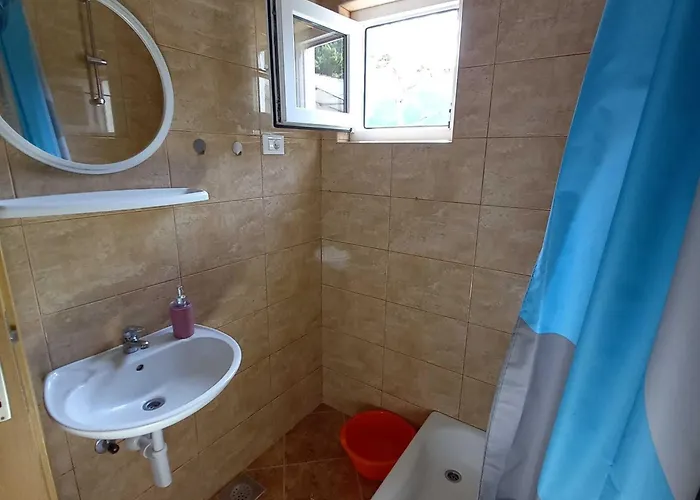 Апартаменты Vinko Mljet- One-bedroom With Terrace A5 *