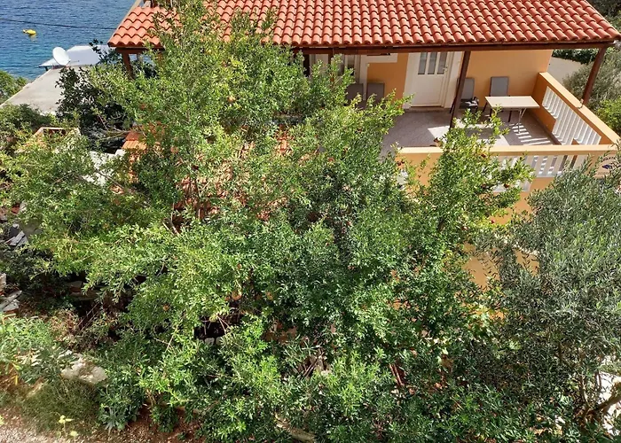 Апартаменты Vinko Mljet- One-bedroom With Terrace A5 Собра